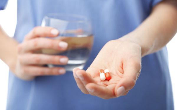Recetar medicamentos opioides podría aumentar riesgo de neumonía en personas con VIH