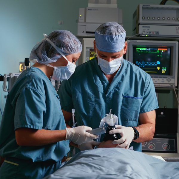 Paciente con dispositivo de estimulación eléctrica cardiaca implantable. ¿Qué debe saber el anestesiólogo?