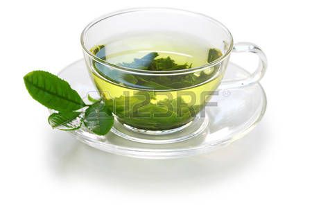 Compuesto en té verde ayudaría a mejorar enfermedad rara causante de problemas cognitivos y cardíacos